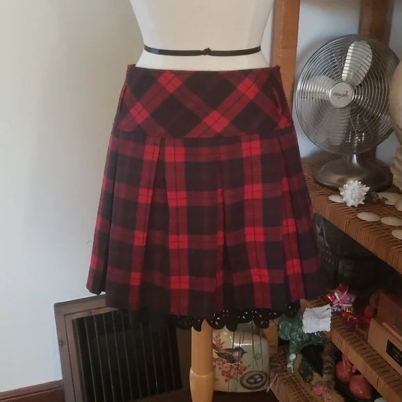 Chou Yatou Red Plaid Skirt With Black Eyelet Trim Size XXL - Picture 16 of 16